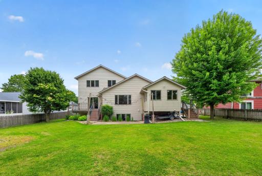 1011 Golfers Ct SE, Rochester, MN 55904