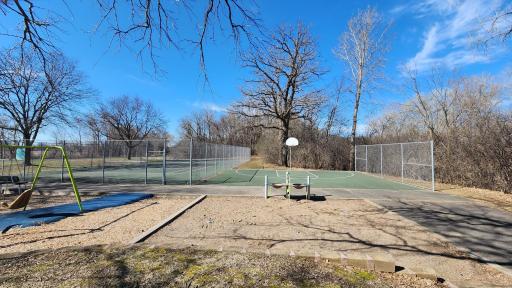 Here are the basketball and tennis courts at Woodcrest park!