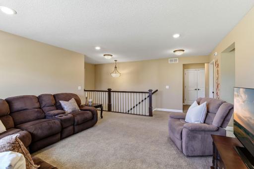 4469 Schilling Way, Saint Paul, MN 55129