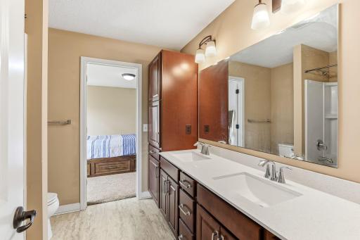 4469 Schilling Way, Saint Paul, MN 55129