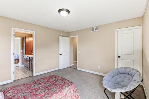4469 Schilling Way, Saint Paul, MN 55129