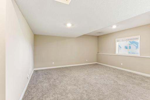 4469 Schilling Way, Saint Paul, MN 55129