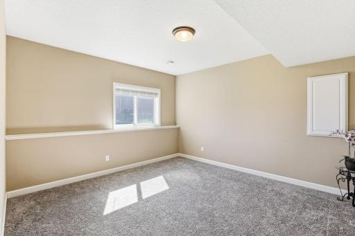 4469 Schilling Way, Saint Paul, MN 55129