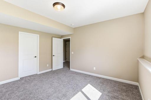 4469 Schilling Way, Saint Paul, MN 55129