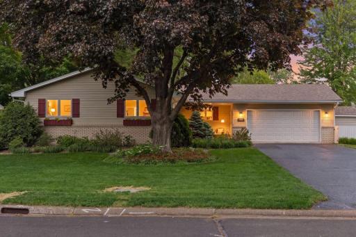 2124 Pleasant View Drive, Saint Paul, MN 55112
