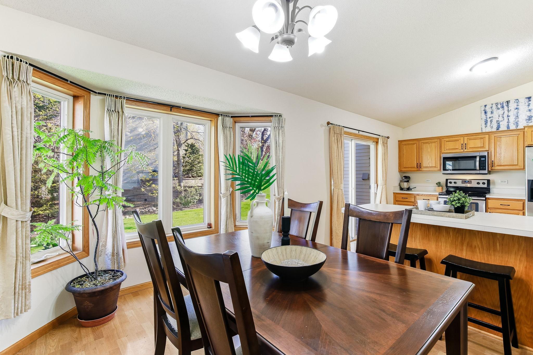 DINNING ROOM