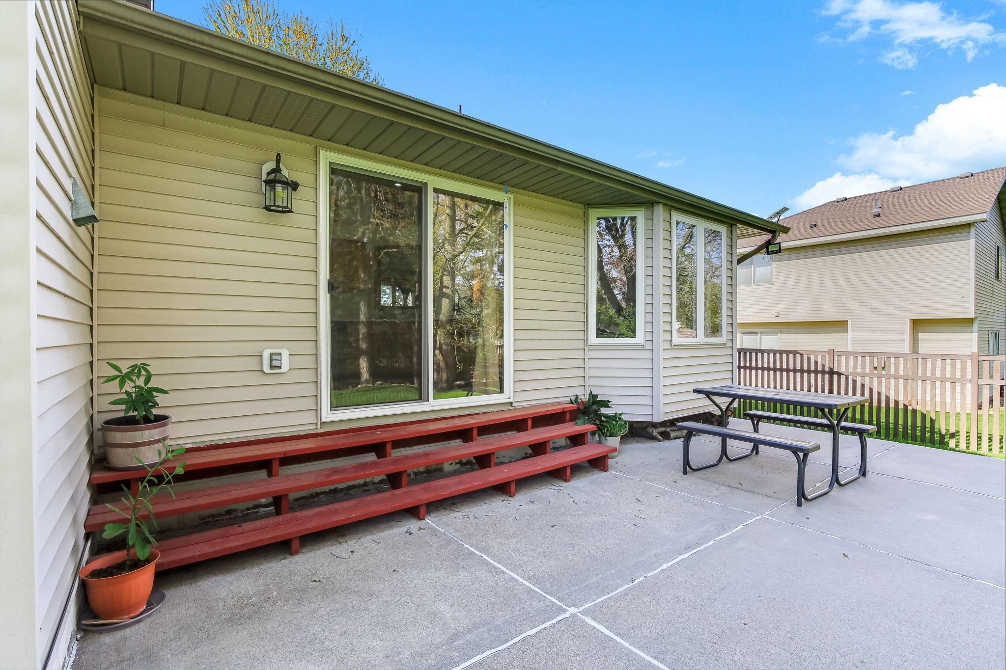 BIG PATIO OUTSIDE