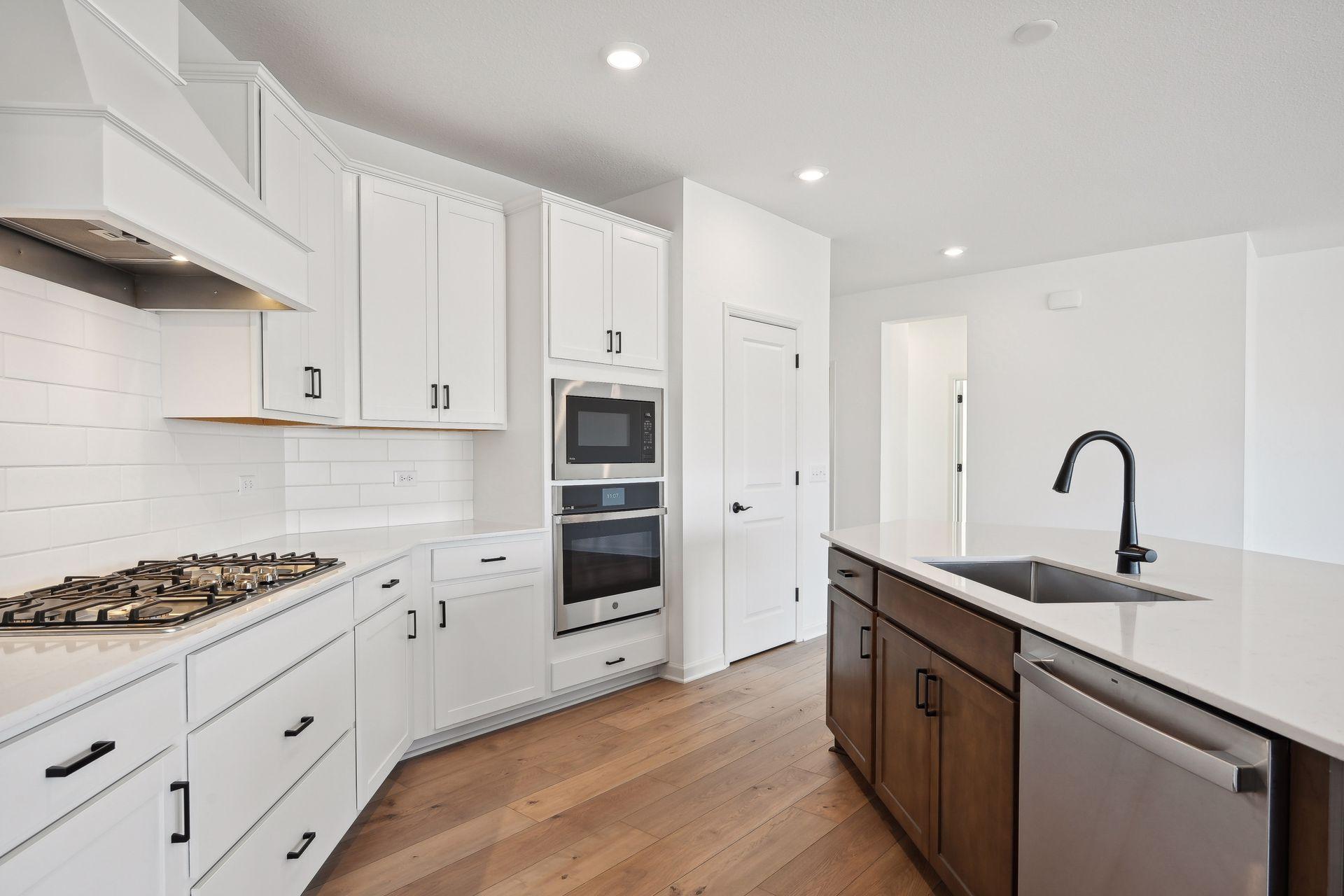 Wall oven - Photos of Similar Home