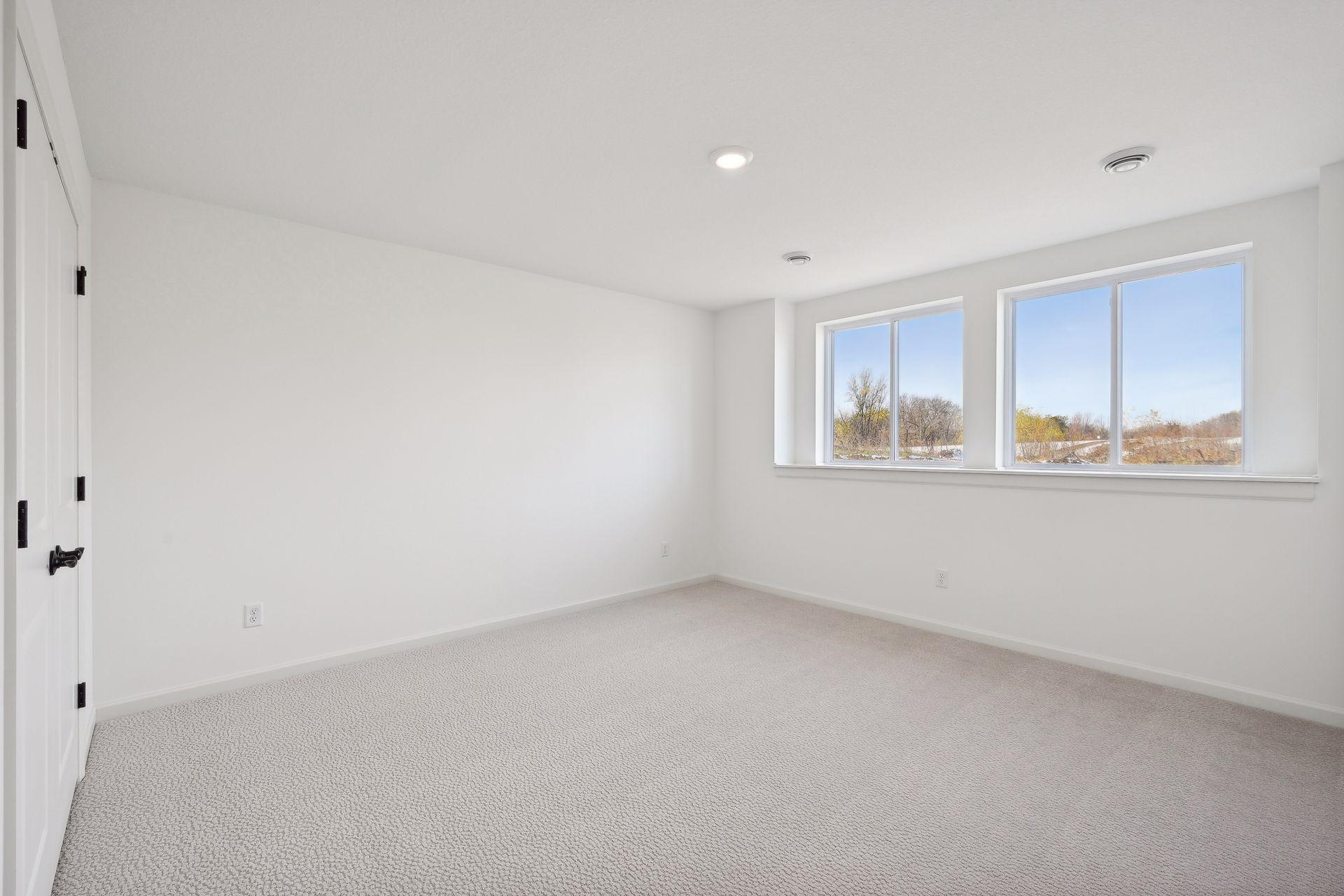Basement bedroom - Photos of Similar Home