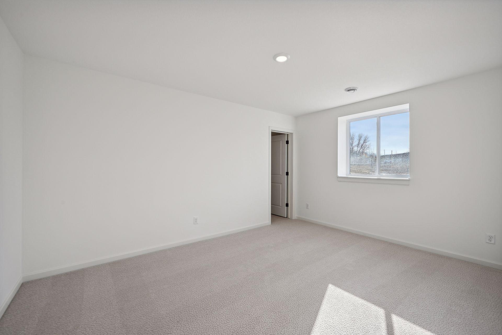 Basement bedroom - Photos of Similar Home