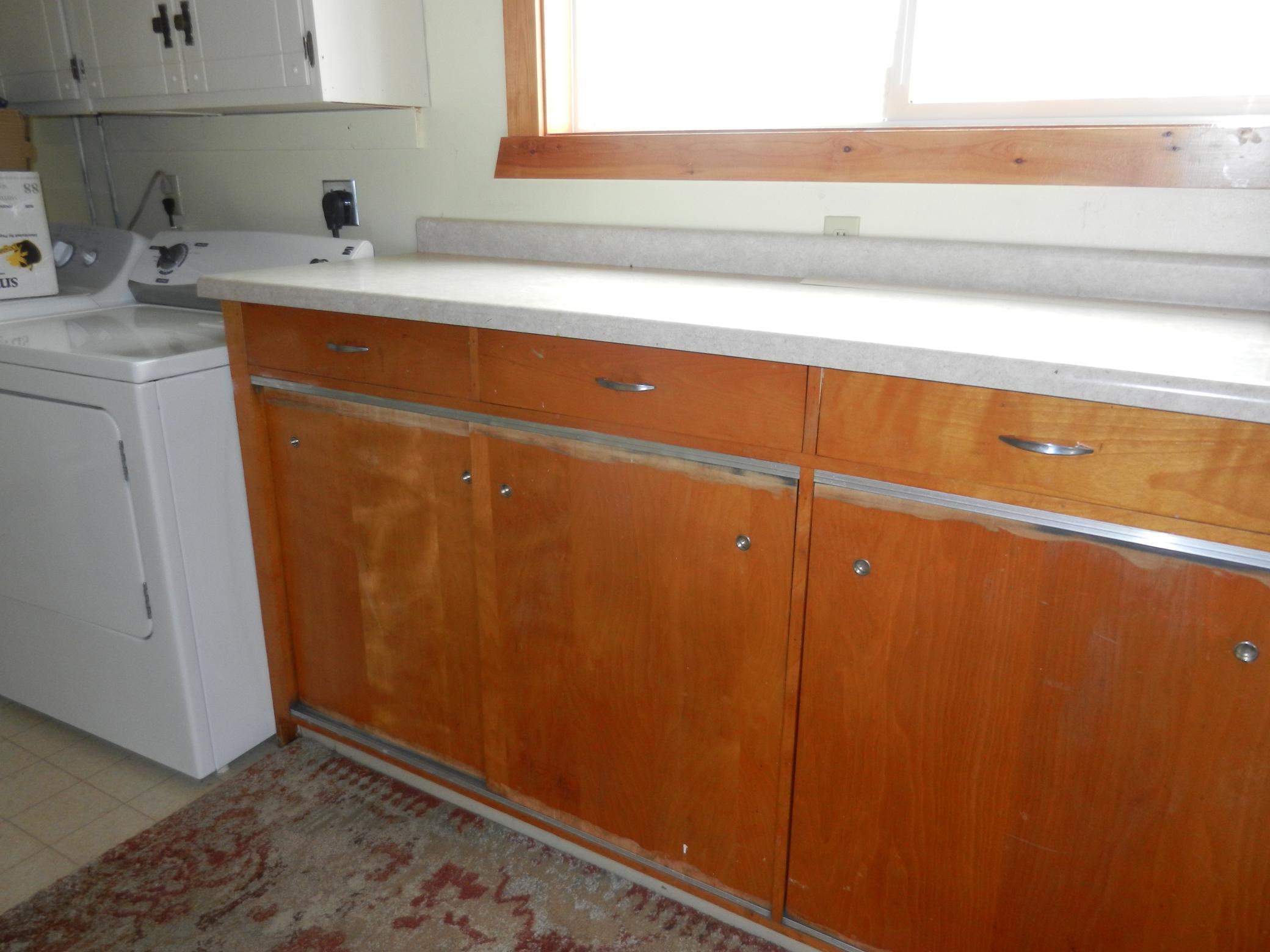 Back entry and laundry room