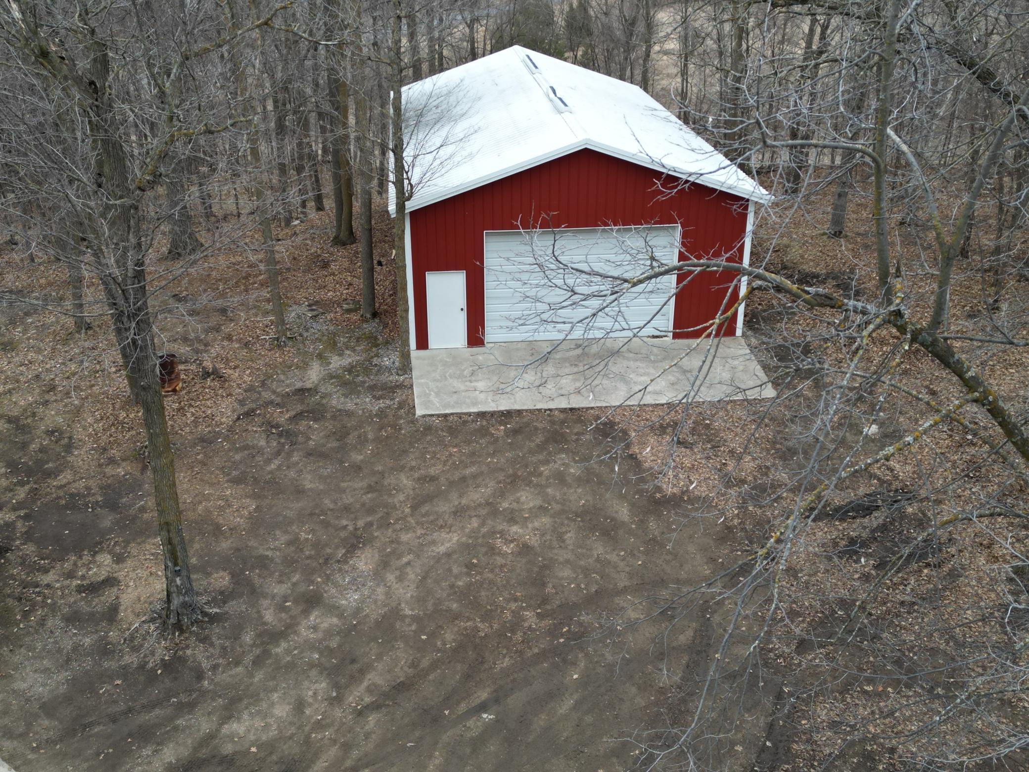 28x48 Pole Bldg. cement floor & Electric