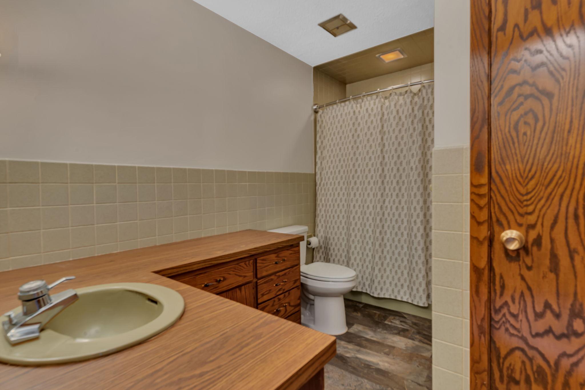 Upper full bath