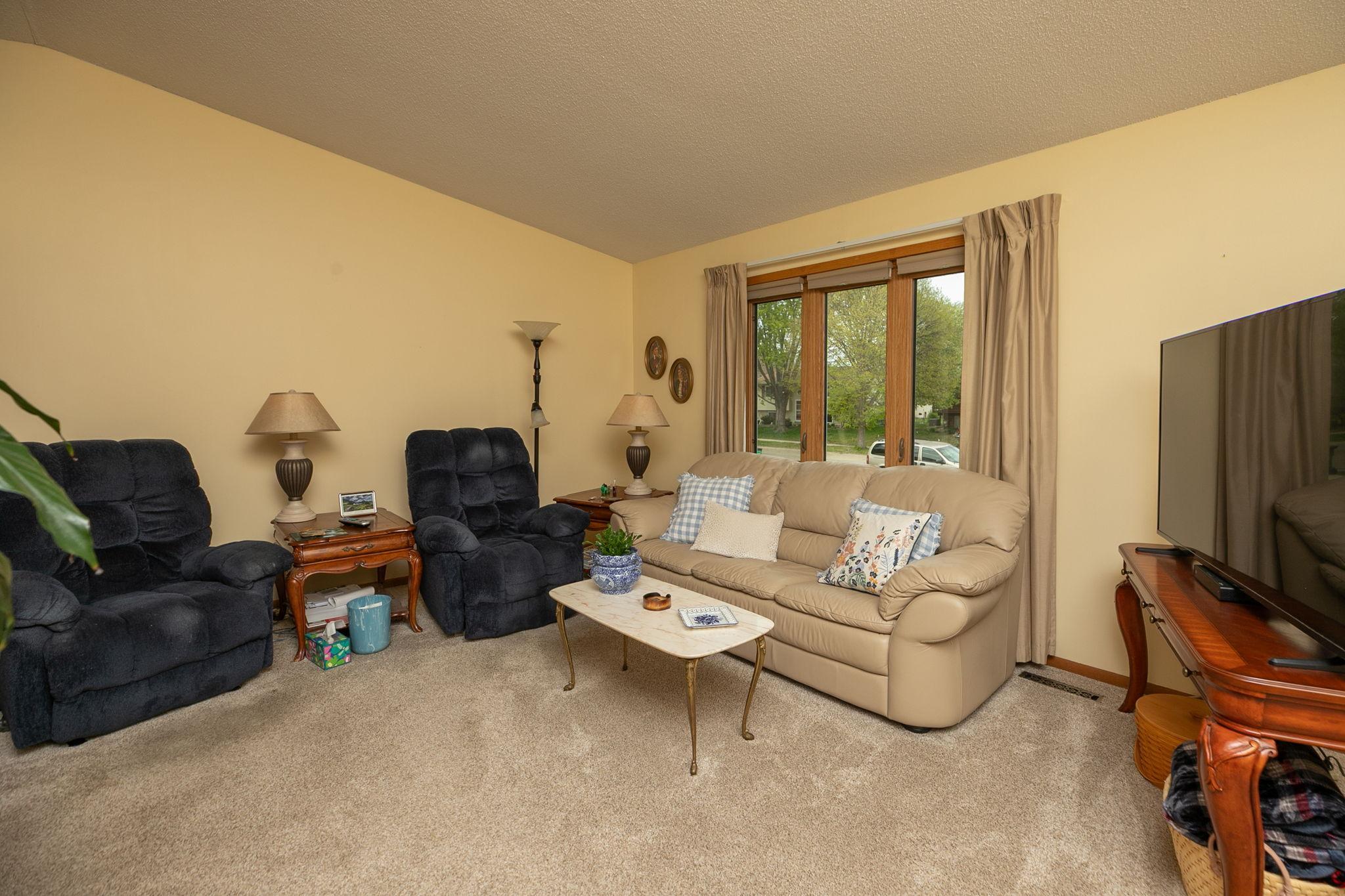 4-web-or-mls-04-Living Room.jpg