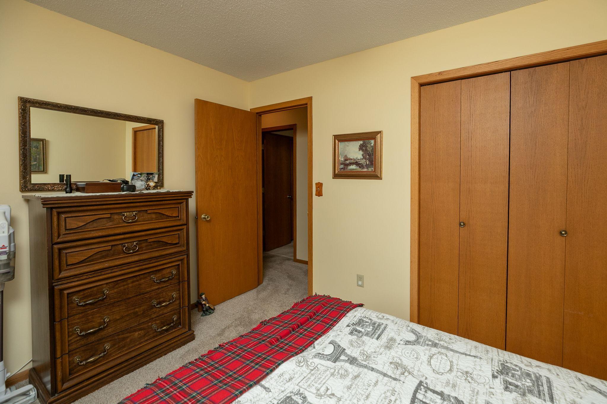 18-web-or-mls-18-Bedroom 2.jpg