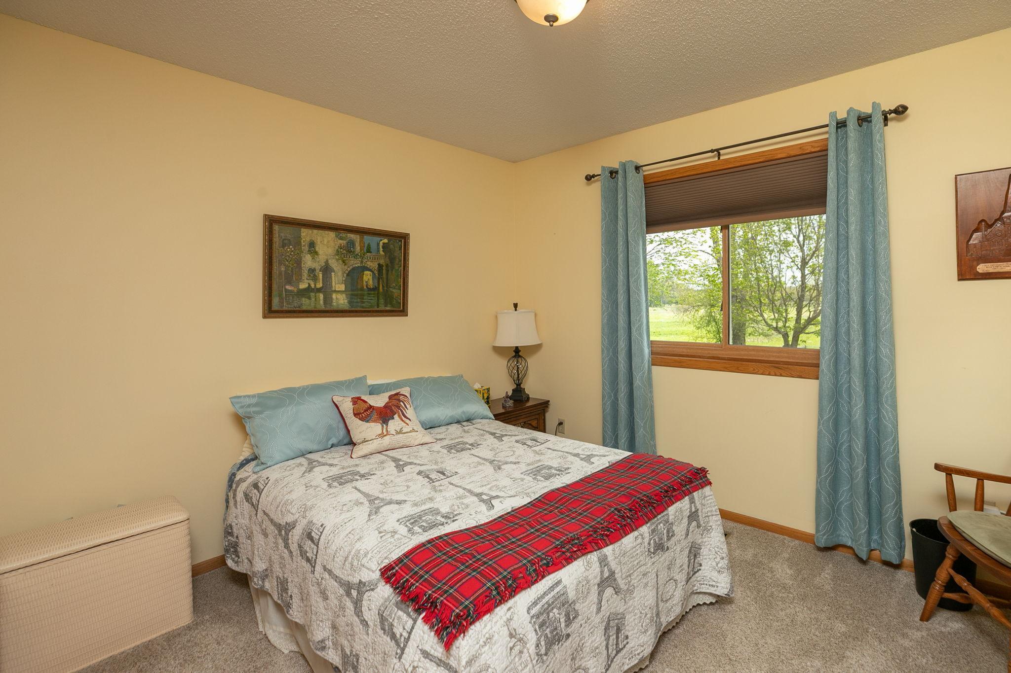 17-web-or-mls-17-Bedroom 2.jpg