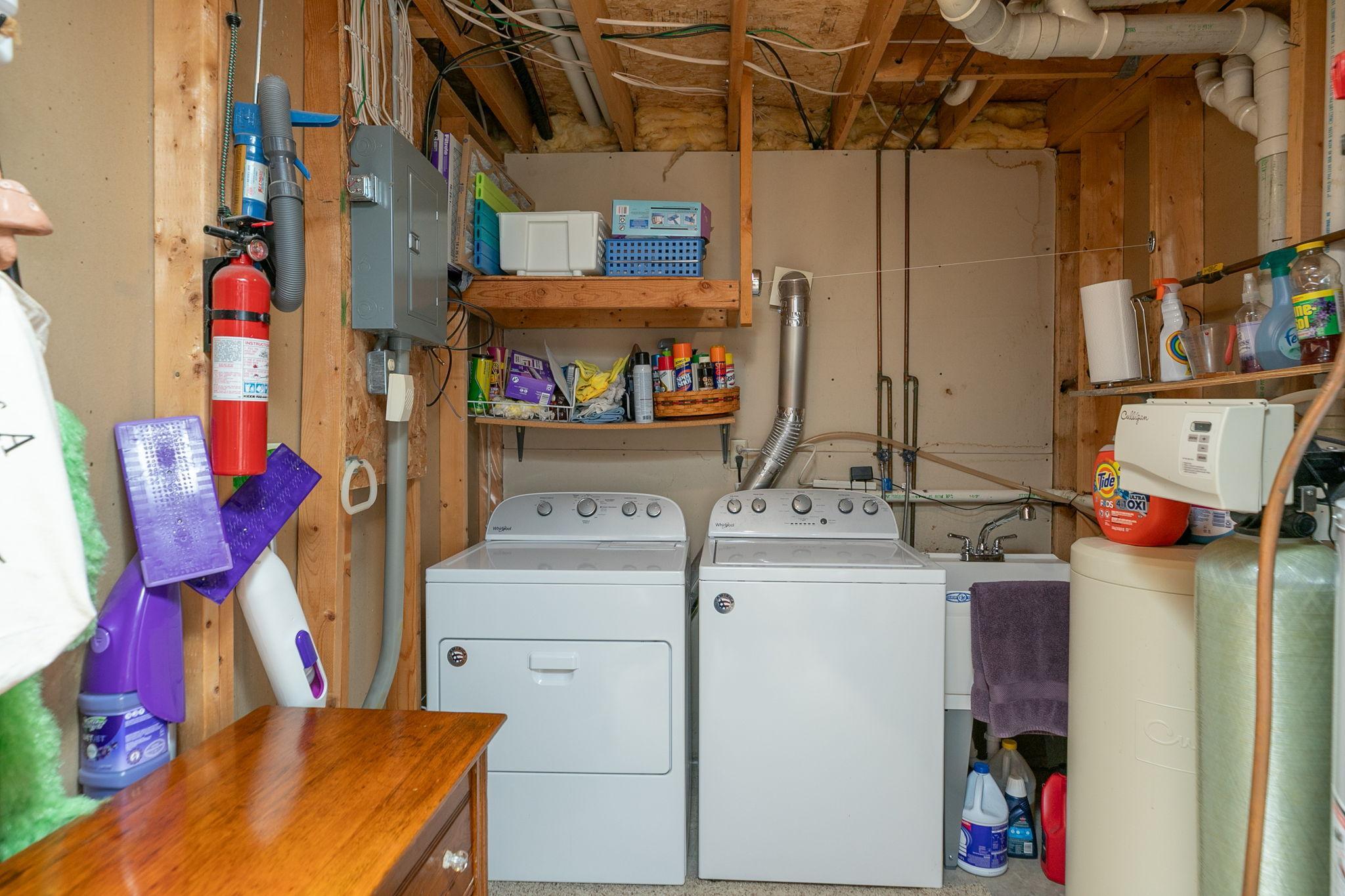 30-web-or-mls-30-Laundry.jpg