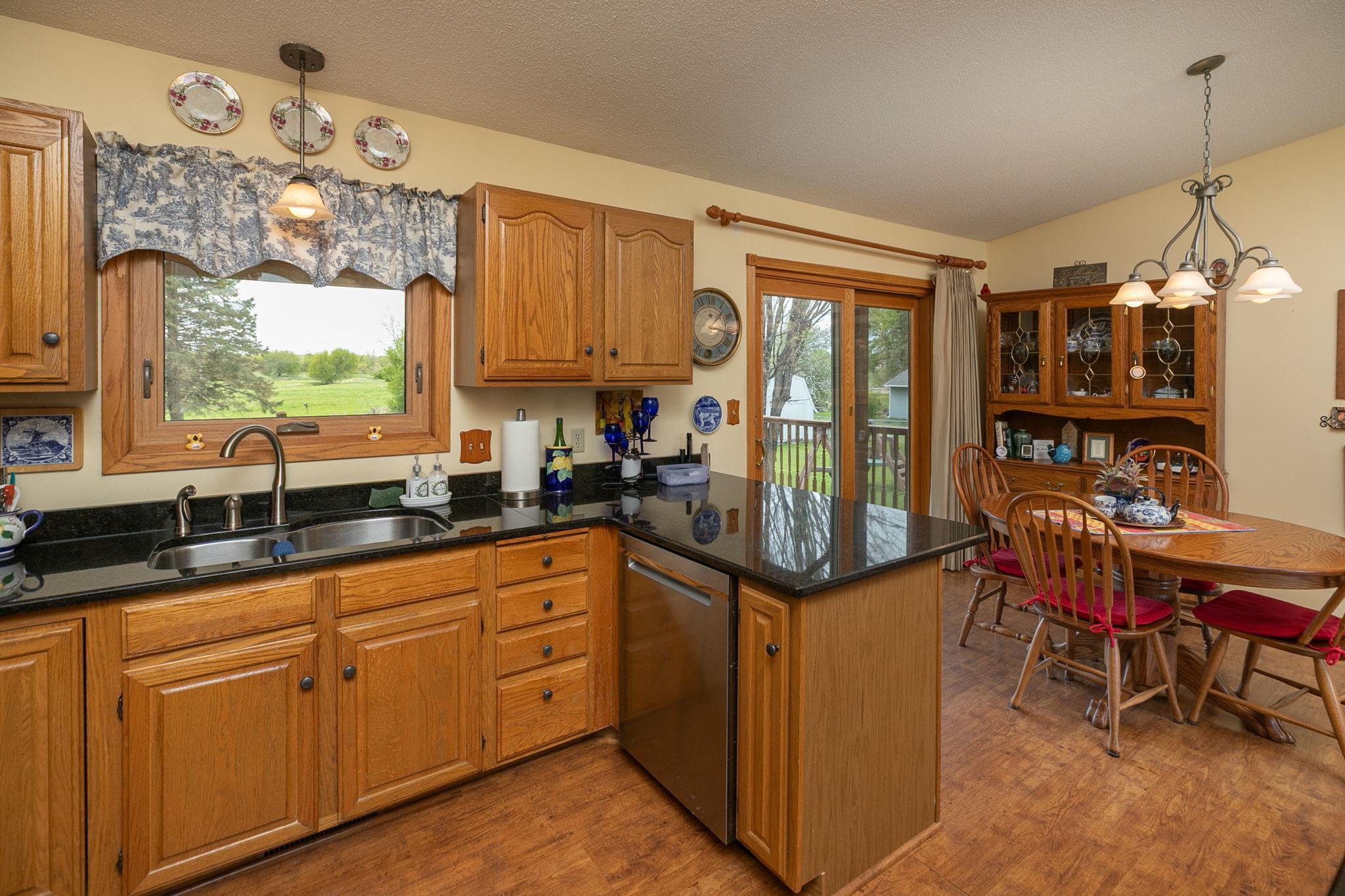 13-web-or-mls-13-Kitchen.jpg