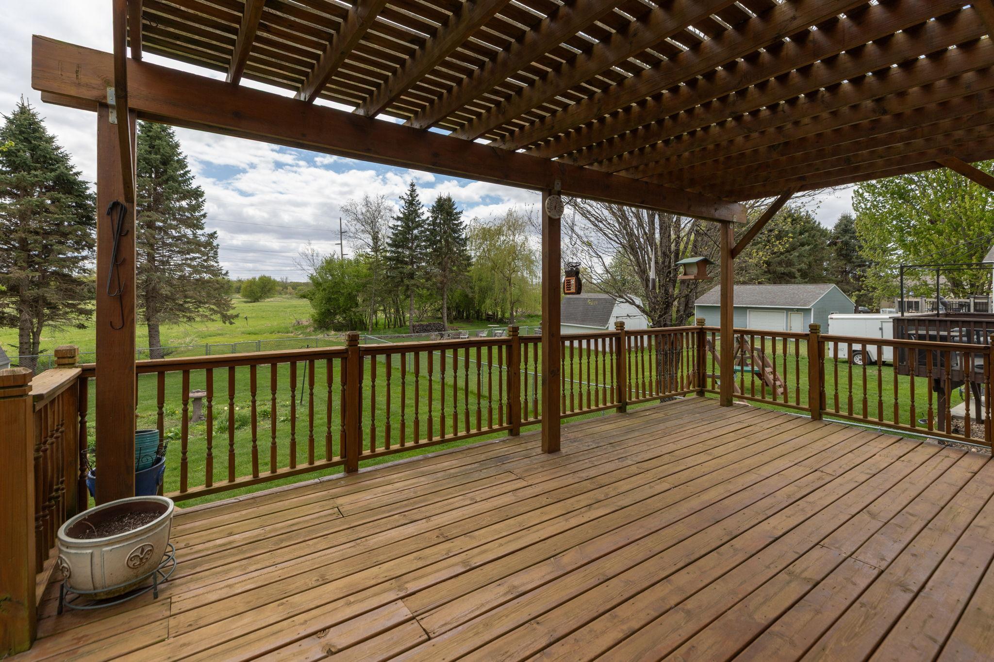 33-web-or-mls-33-Deck.jpg