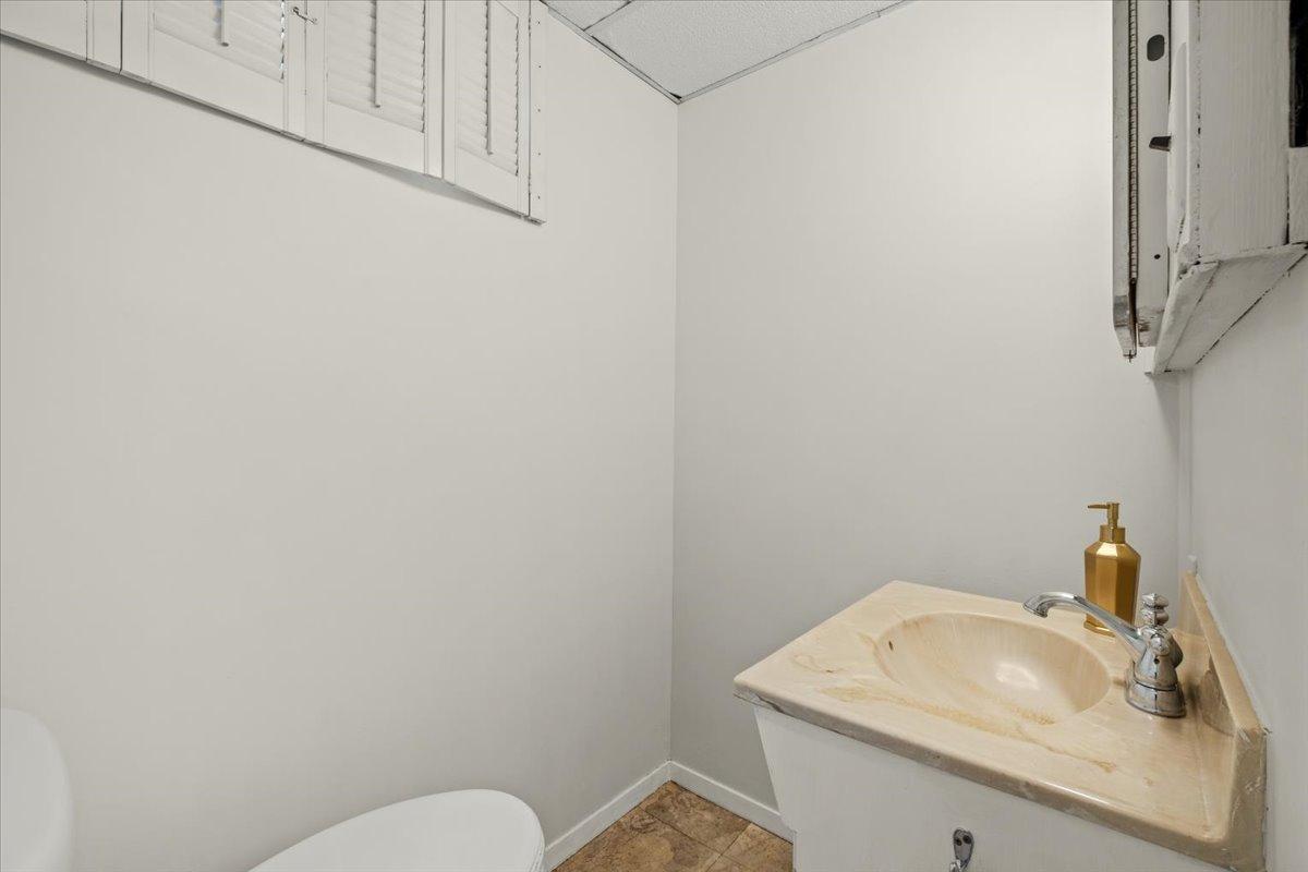 36-3208 46th Ave S-0036.jpg