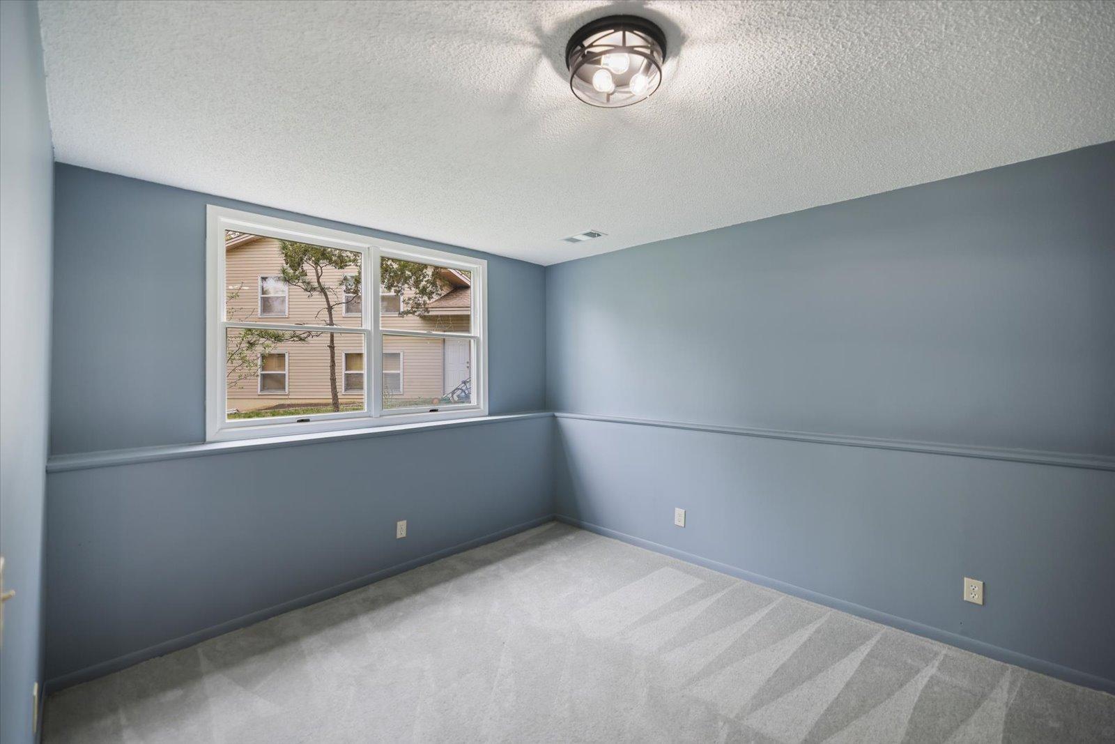 10 Bed 3 lower level.jpg