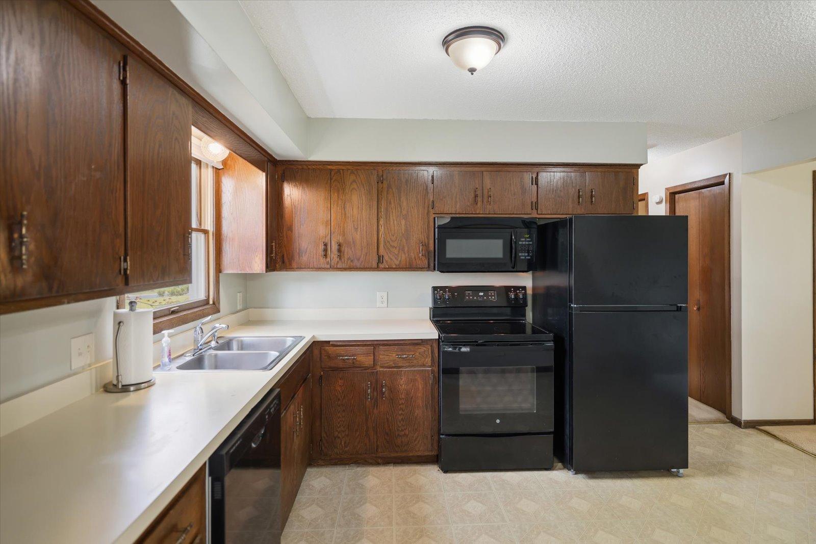 6.1 Kitchen from dining.jpg