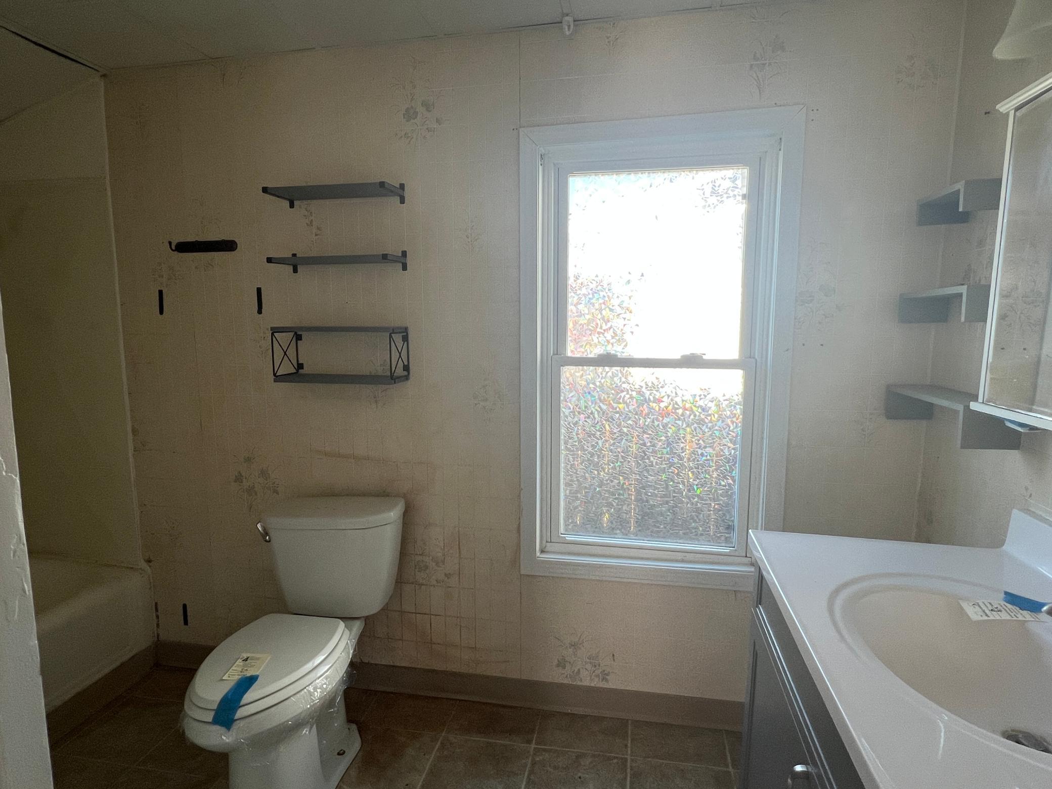 16 bathroom.JPG