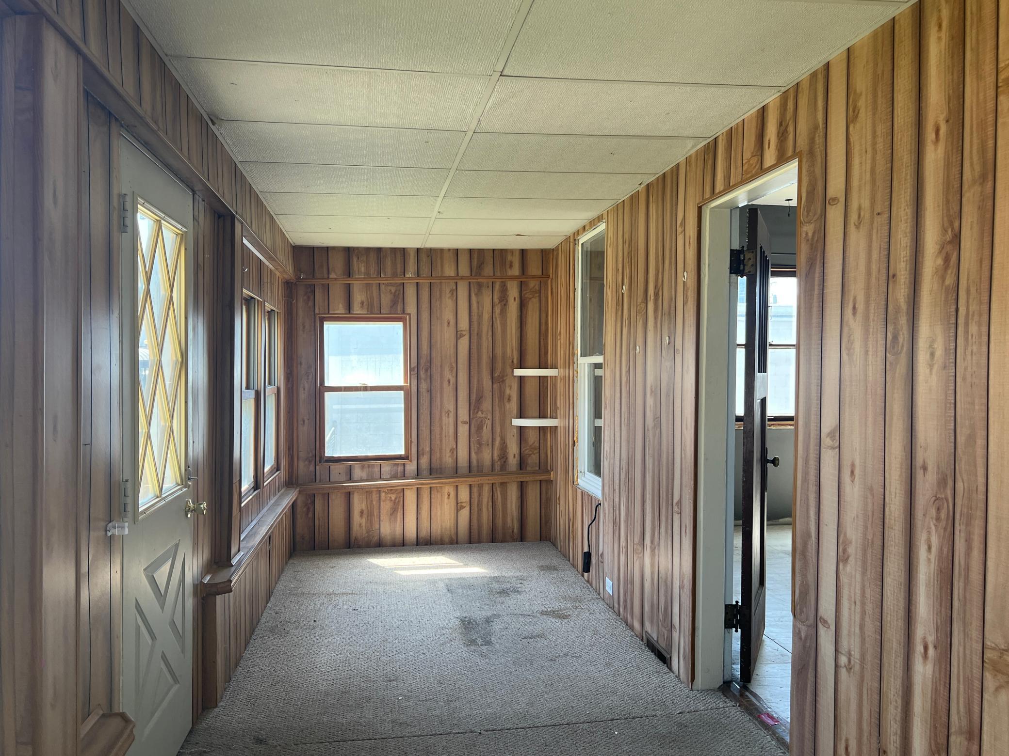 07 porch.JPG