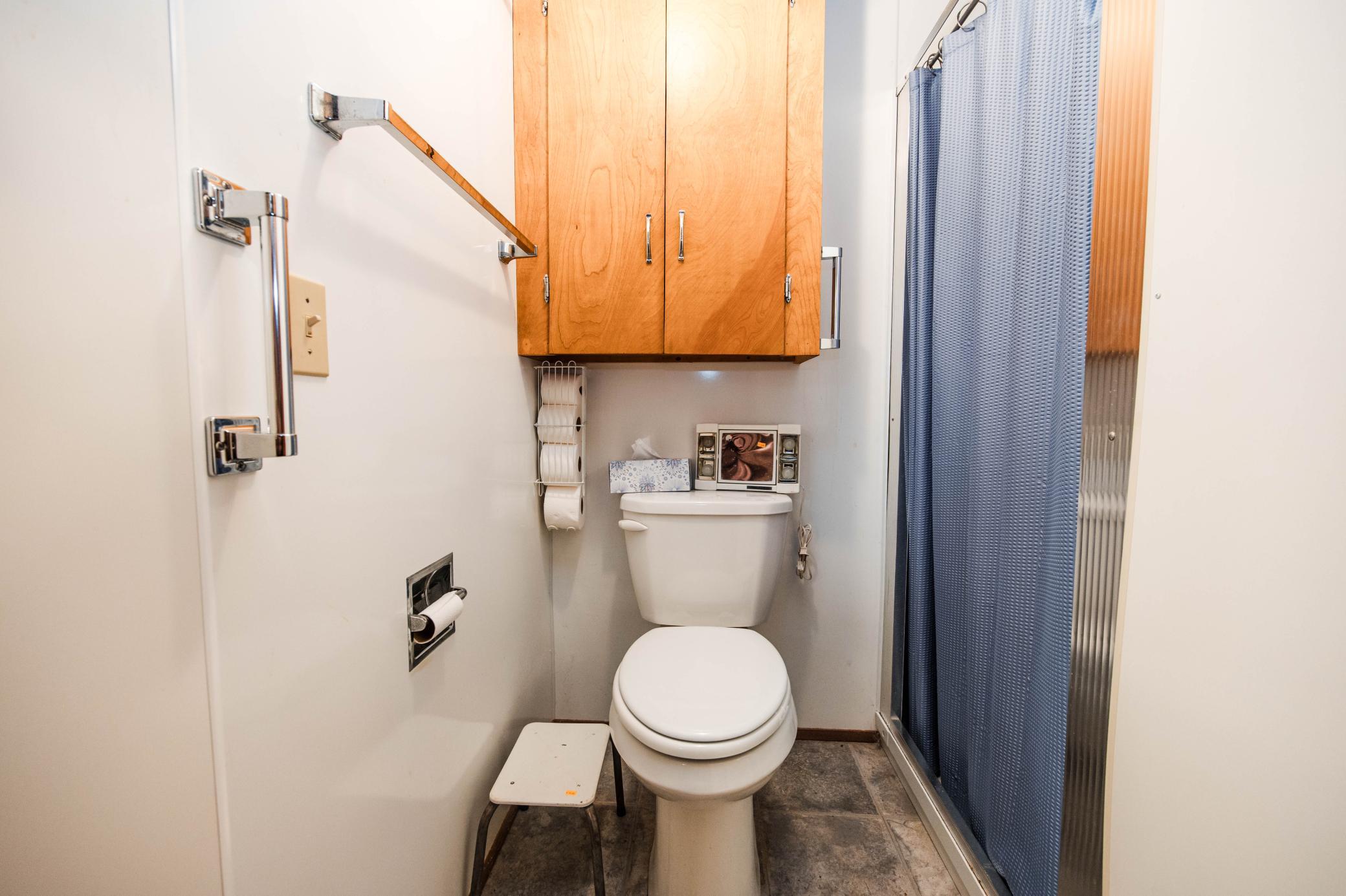 LL Utility Bathroom
