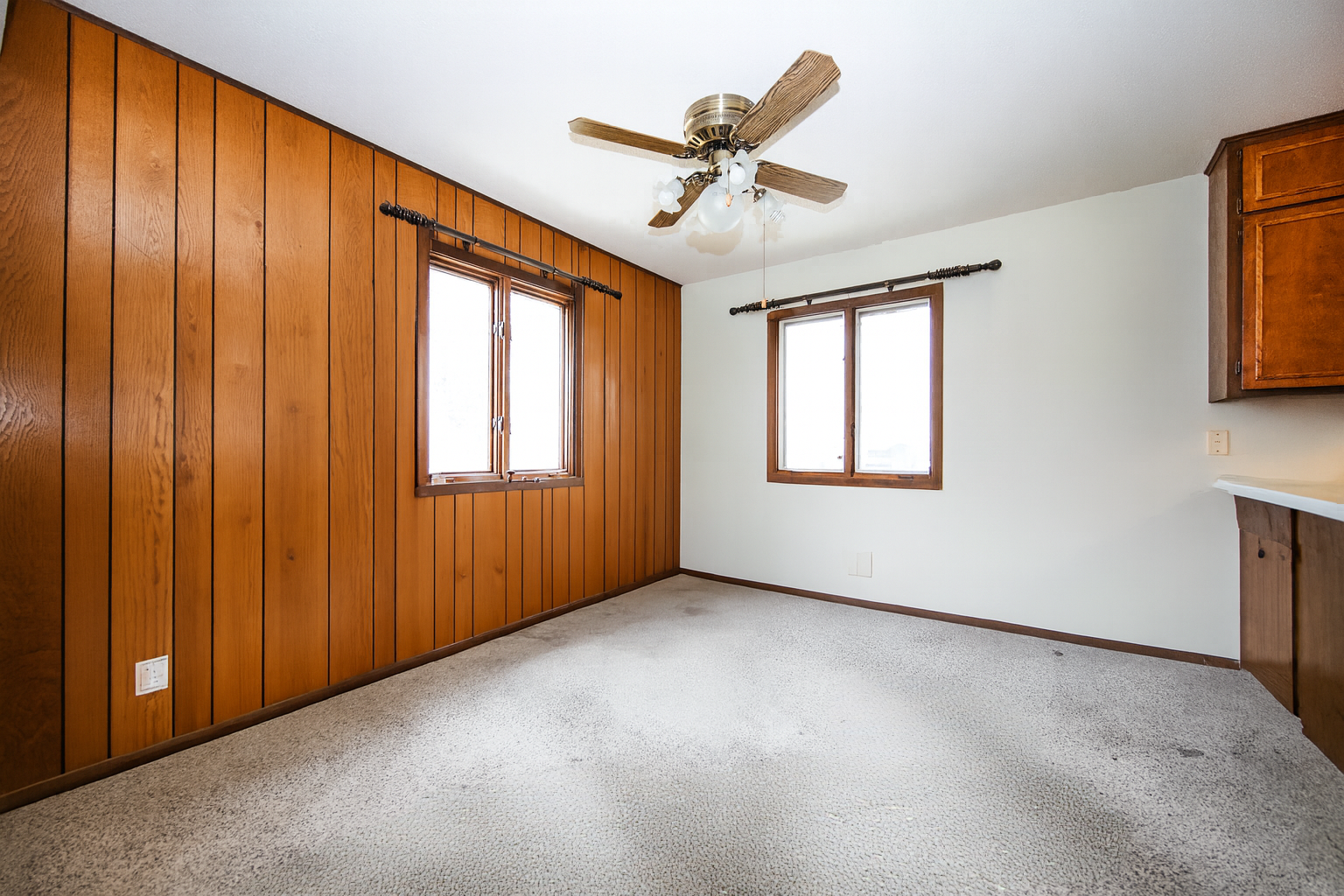 Virtually Cleared Dining Room