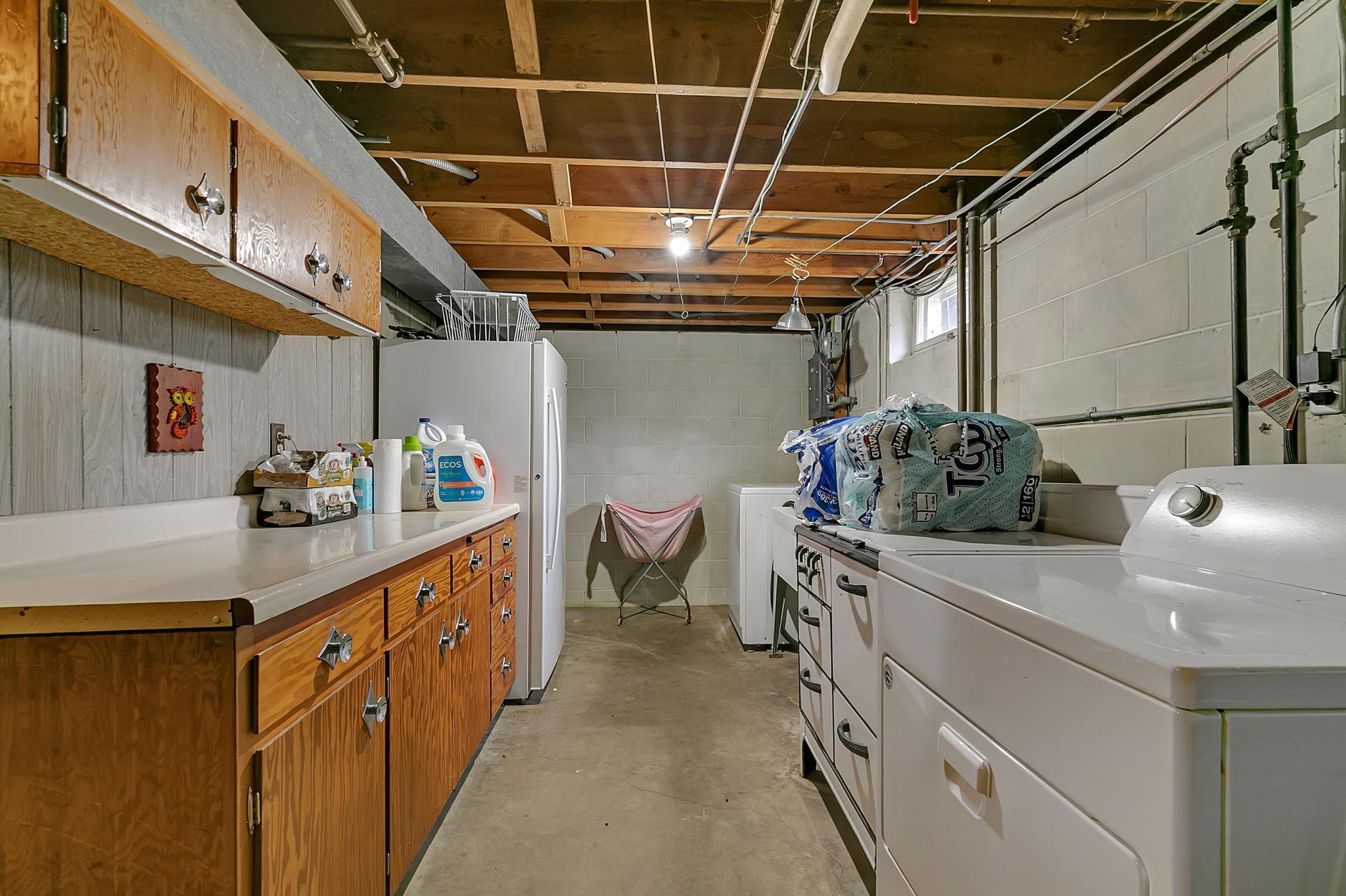 LL Laundry Room