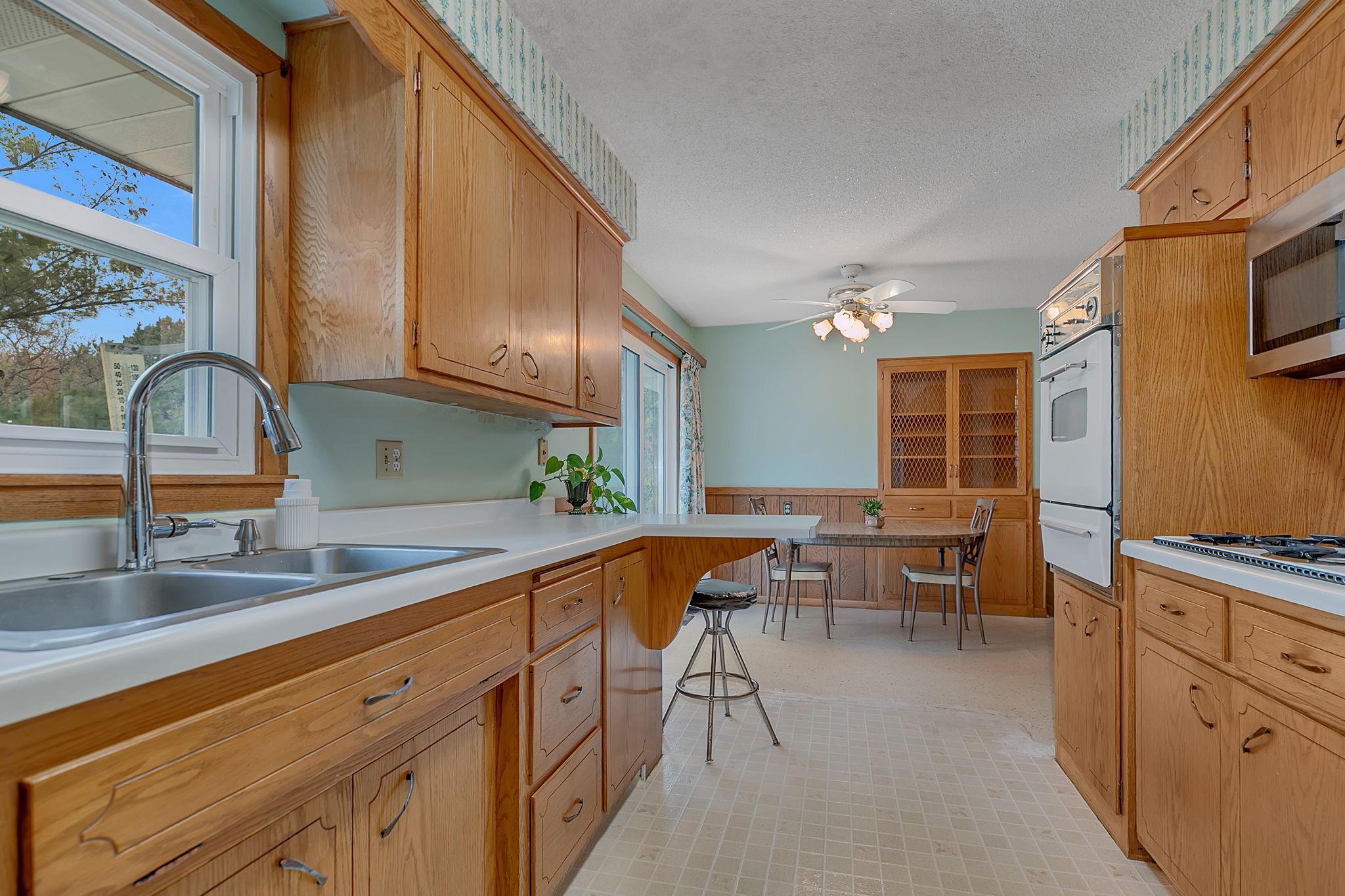 Kitchen/Dining area