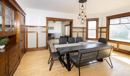 Dining room set stays