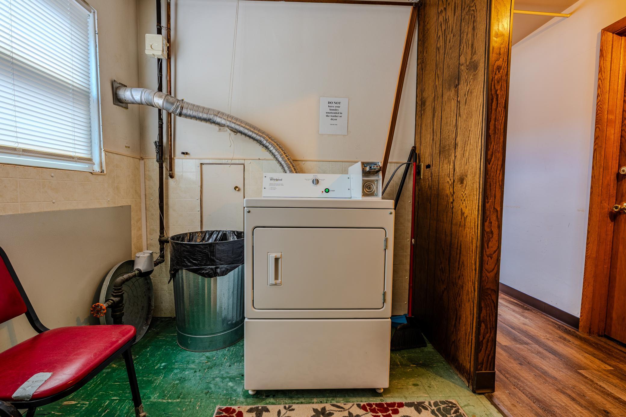 420 10th ave N Fargo laundry .jpg