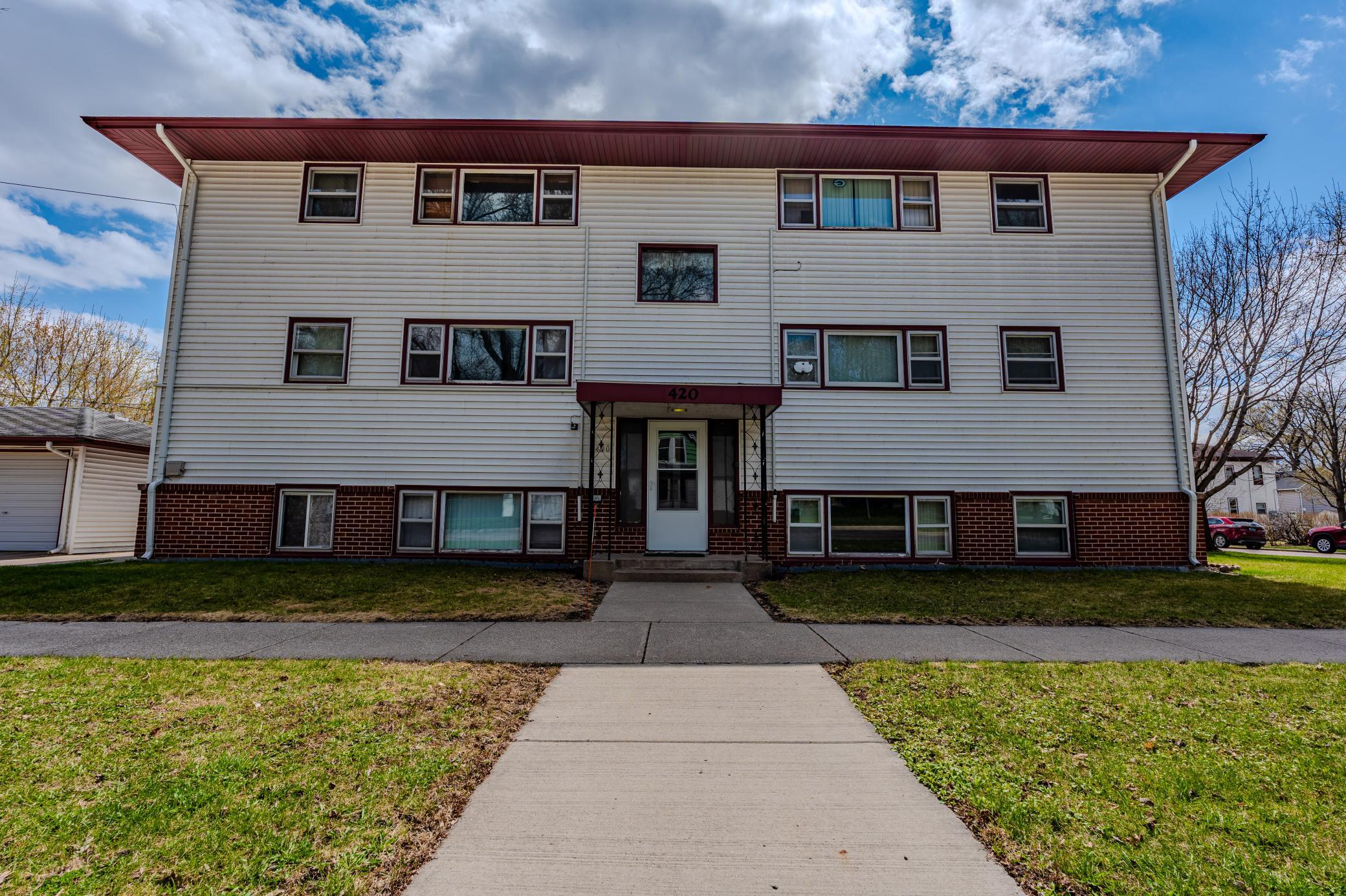 420 10th ave N Fargo Front door.jpg