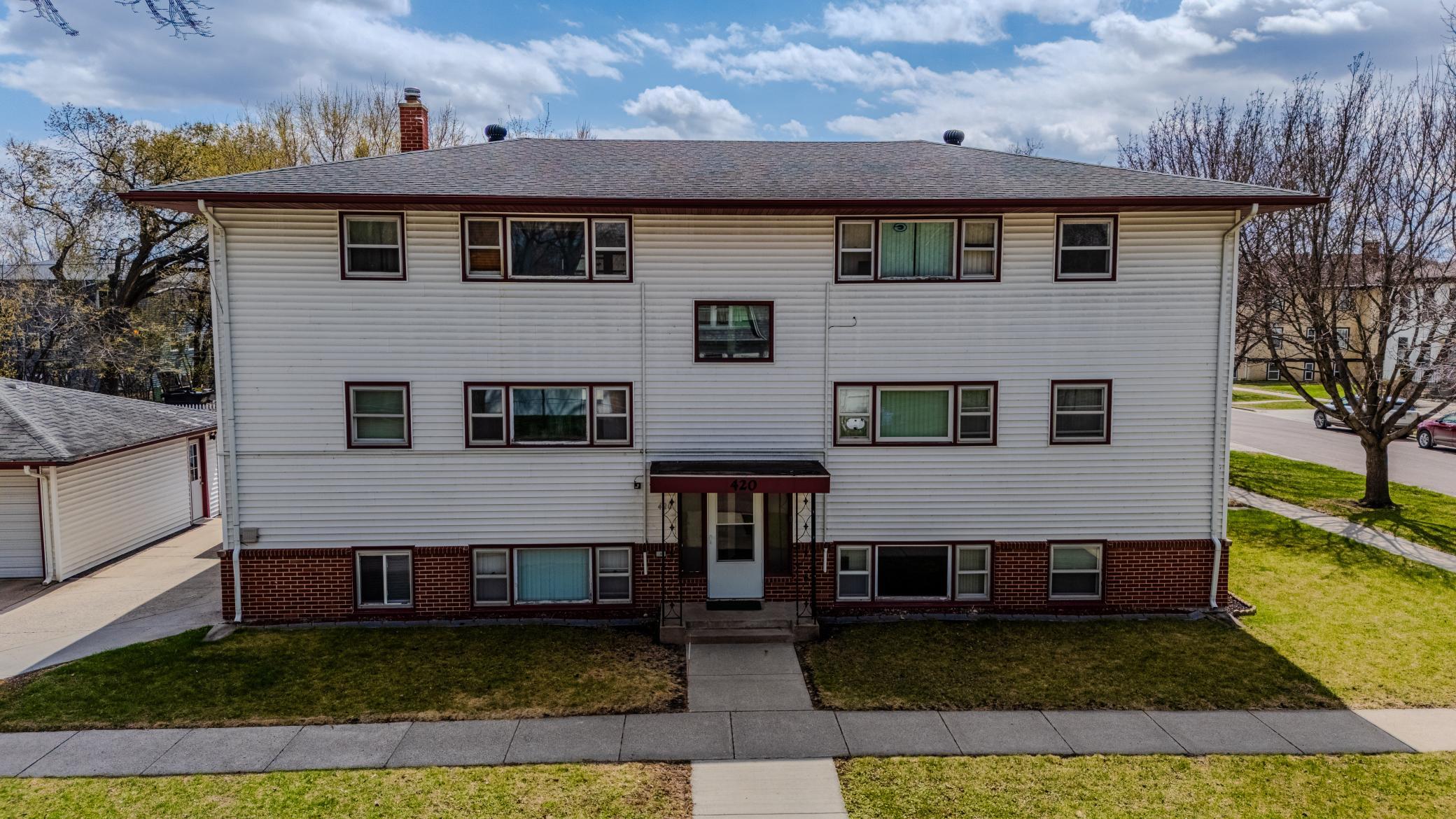 420 10th ave N Fargo front.jpg