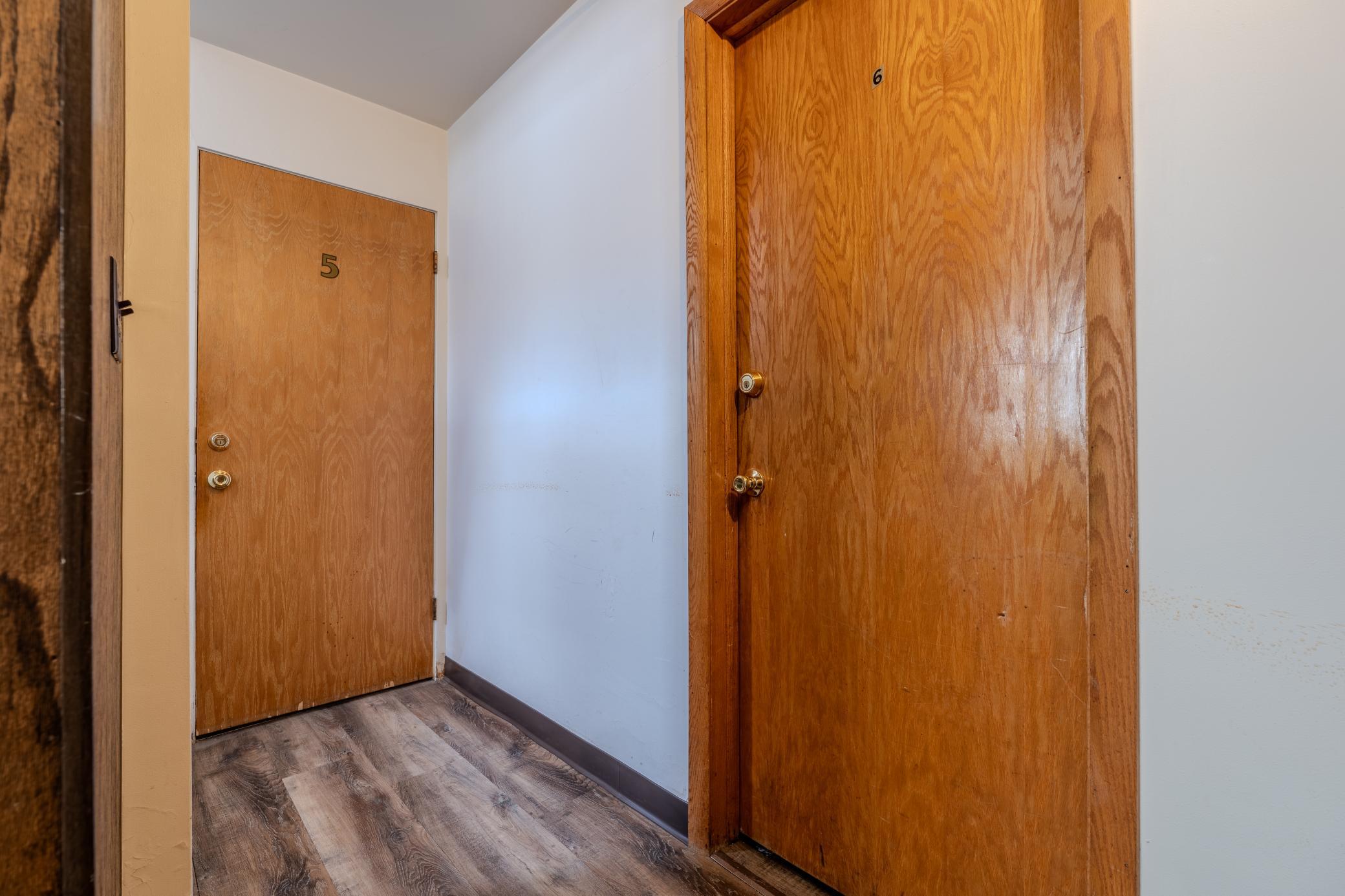 420 10th ave N Fargo hallway.jpg