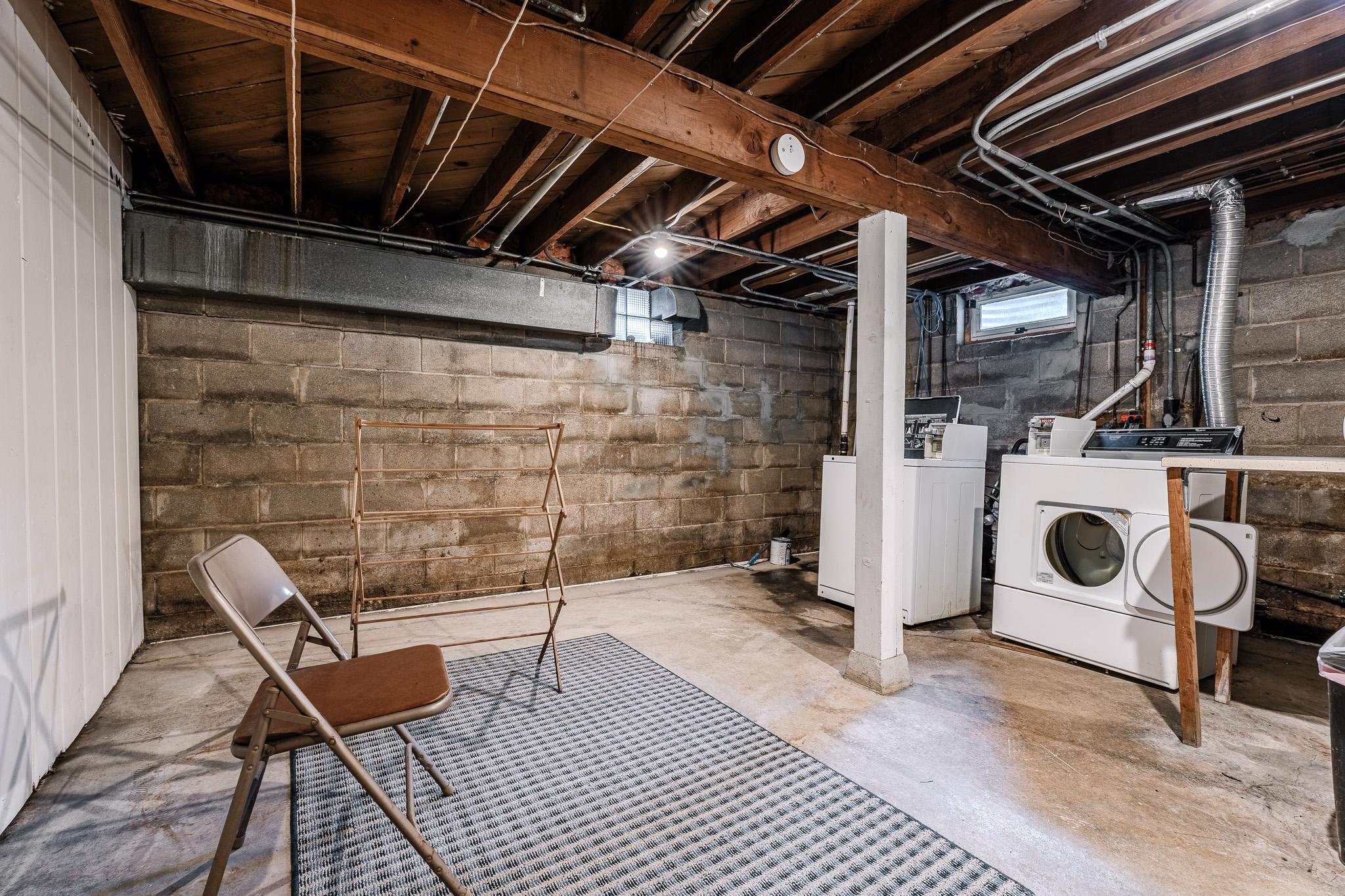 1002 5th Ave S MHD laundry.jpg