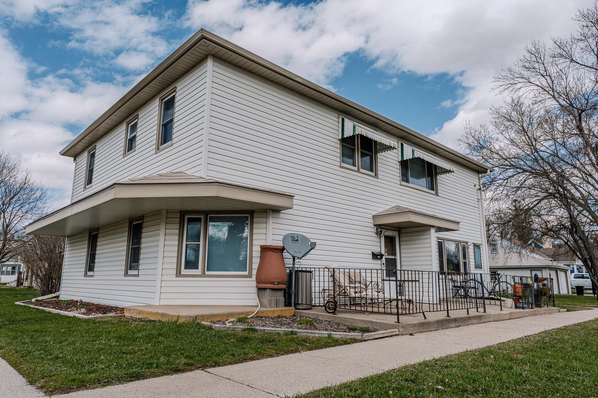 1002 5th Ave S MHD front.jpg