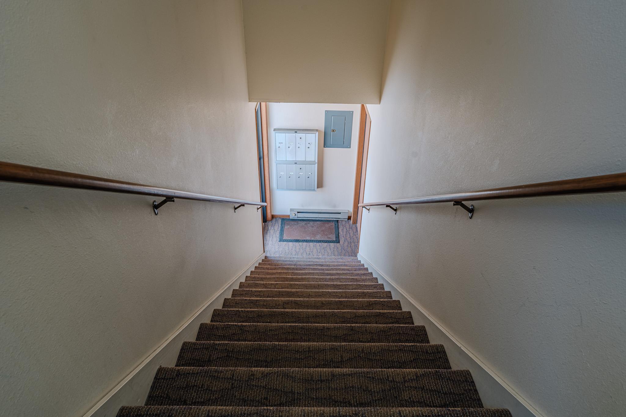 516 8th st s Fargo stairs .jpg