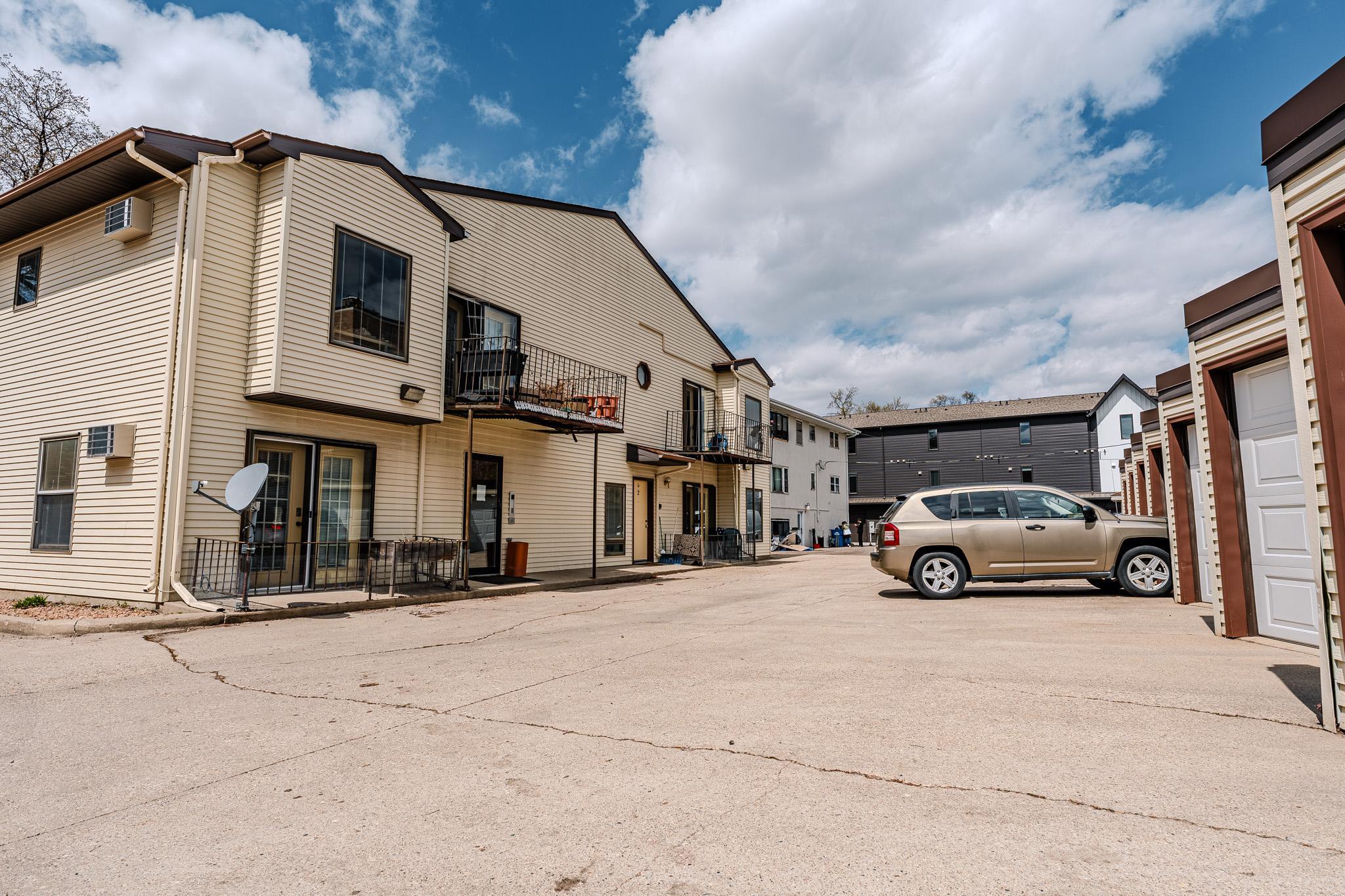 516 8th st s Fargo back with garages.jpg