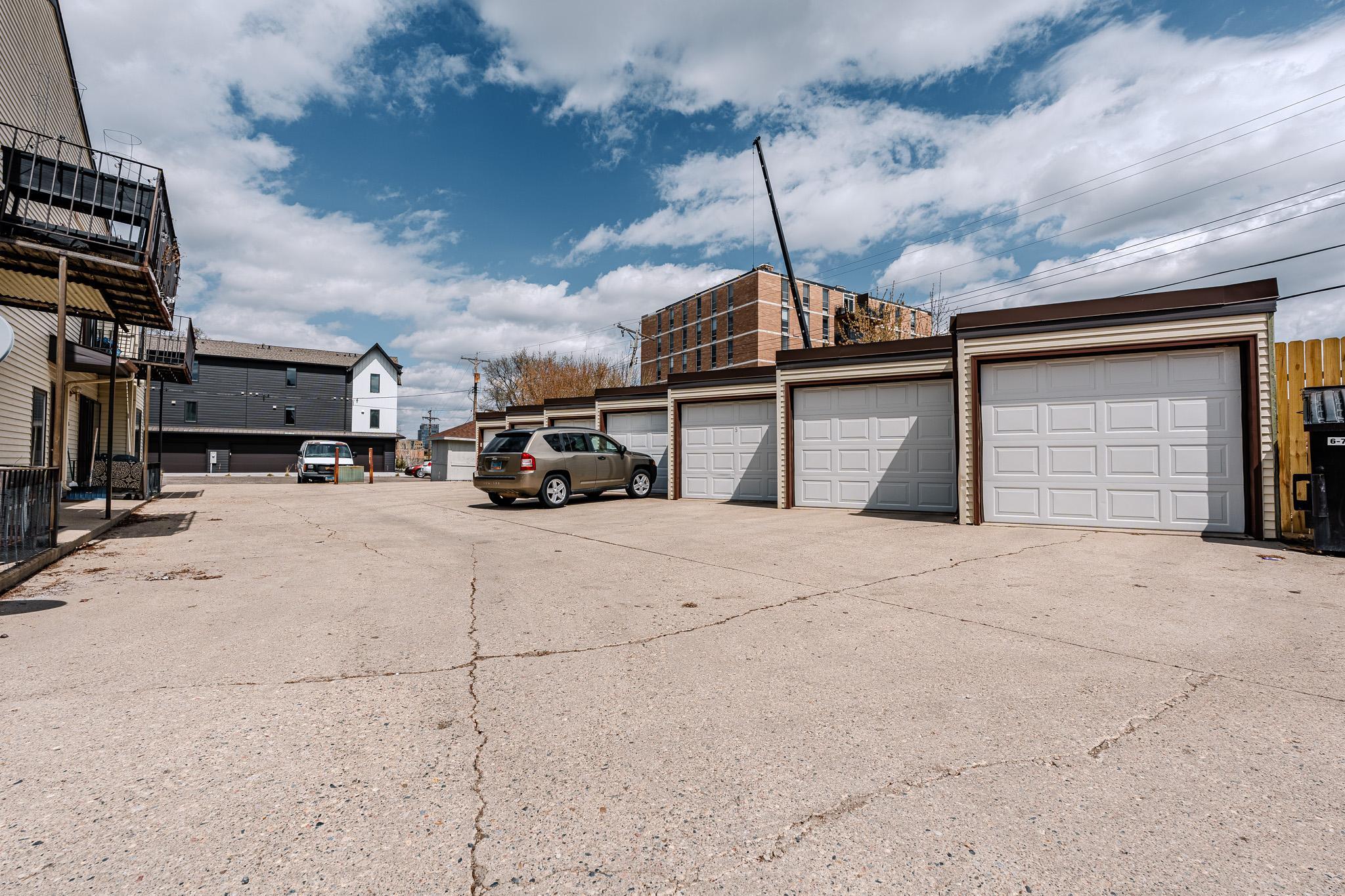 516 8th st s Fargo garages.jpg