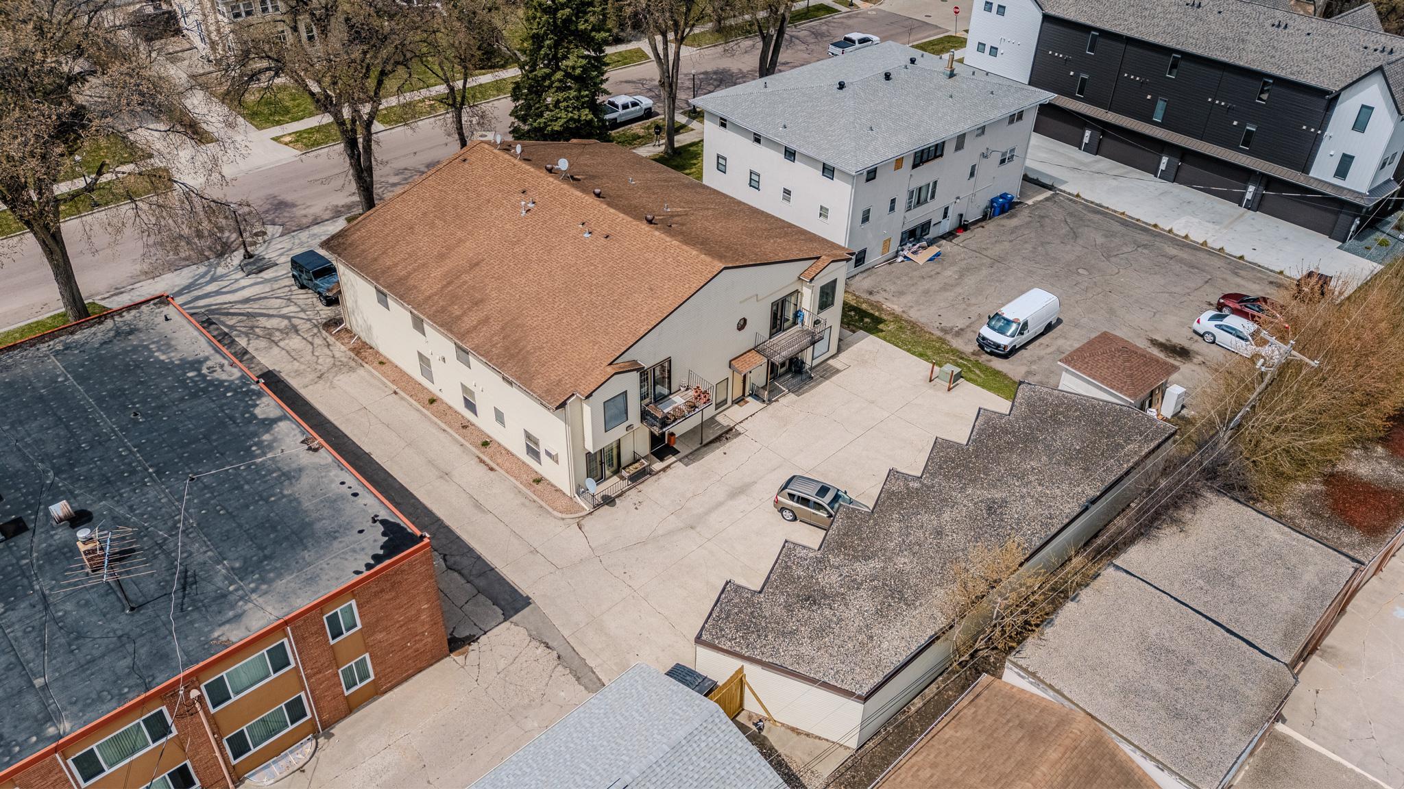 516 8th st s Fargo aerial back and garages.jpg