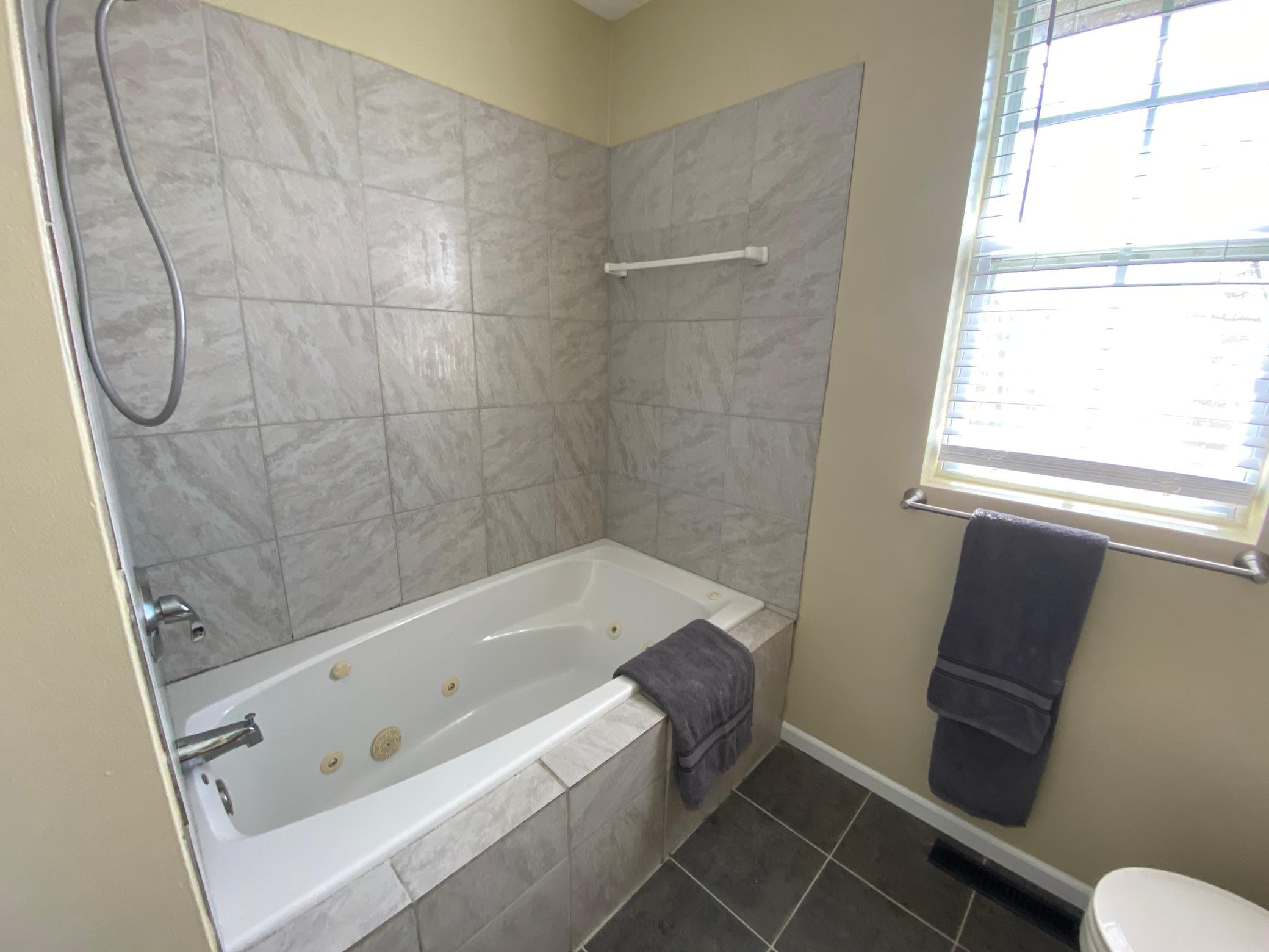 Upper level full bath