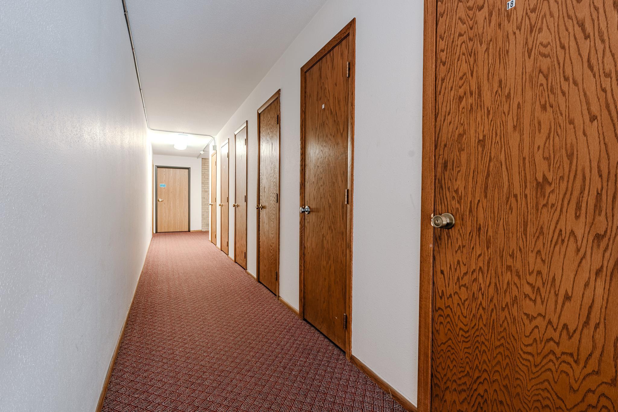 301 6th St S Mhd hallway with storage.jpg