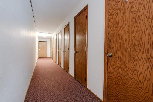 301 6th St S Mhd hallway with storage.jpg