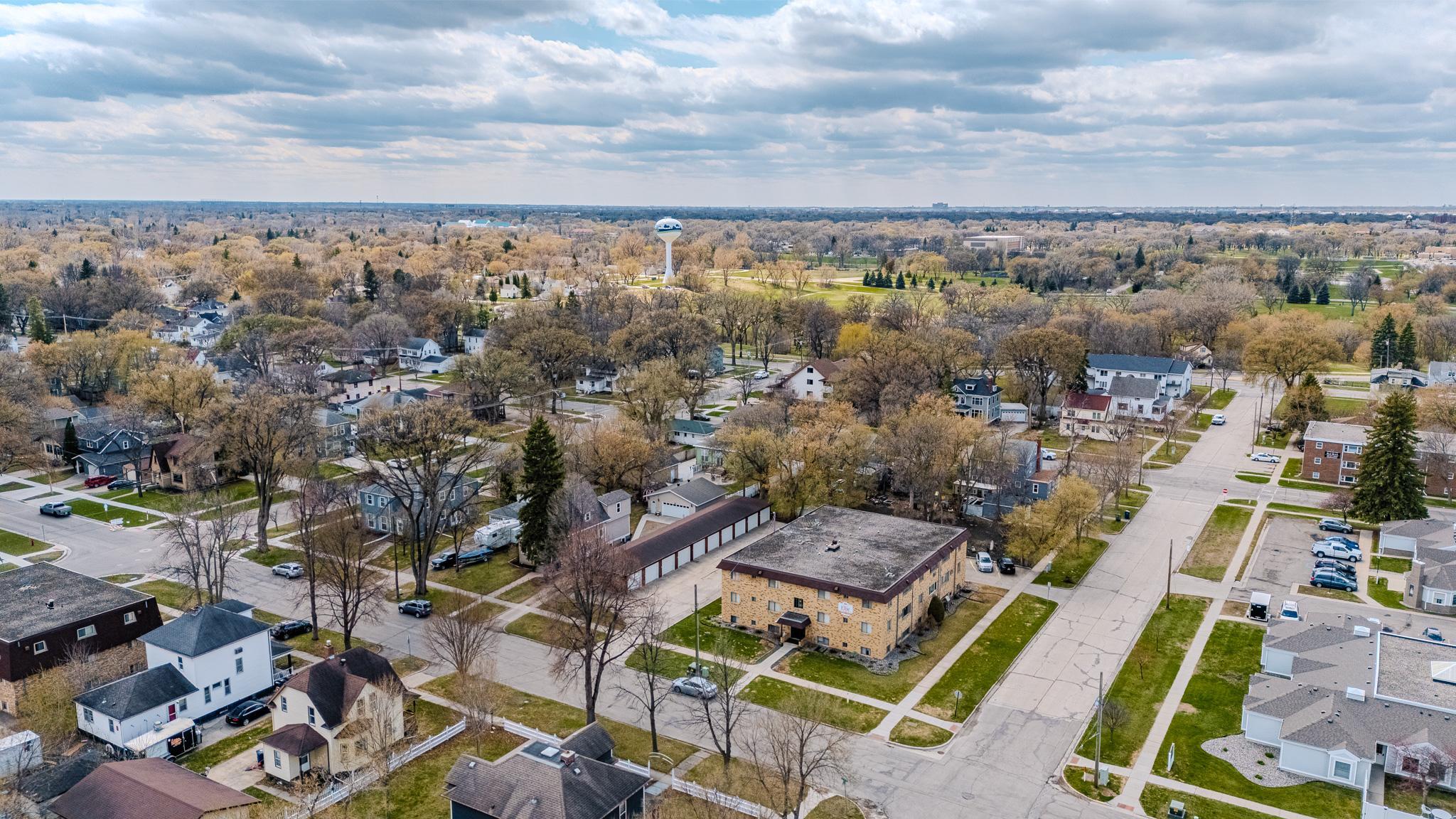 301 6th St S Mhd front neighborhood.jpg