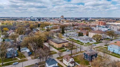301 6th St S Mhd front side neighborhood.jpg