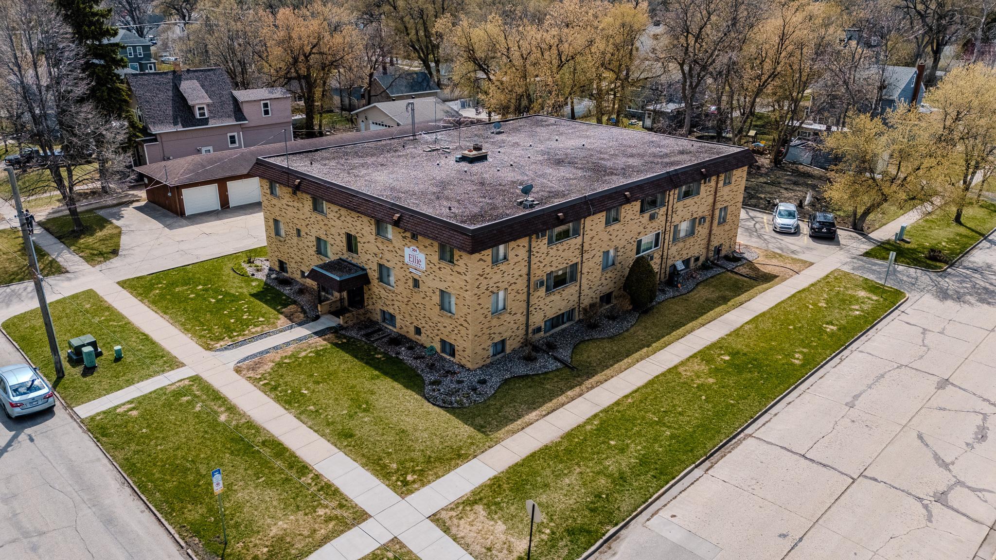 301 6th St S Mhd side front.jpg