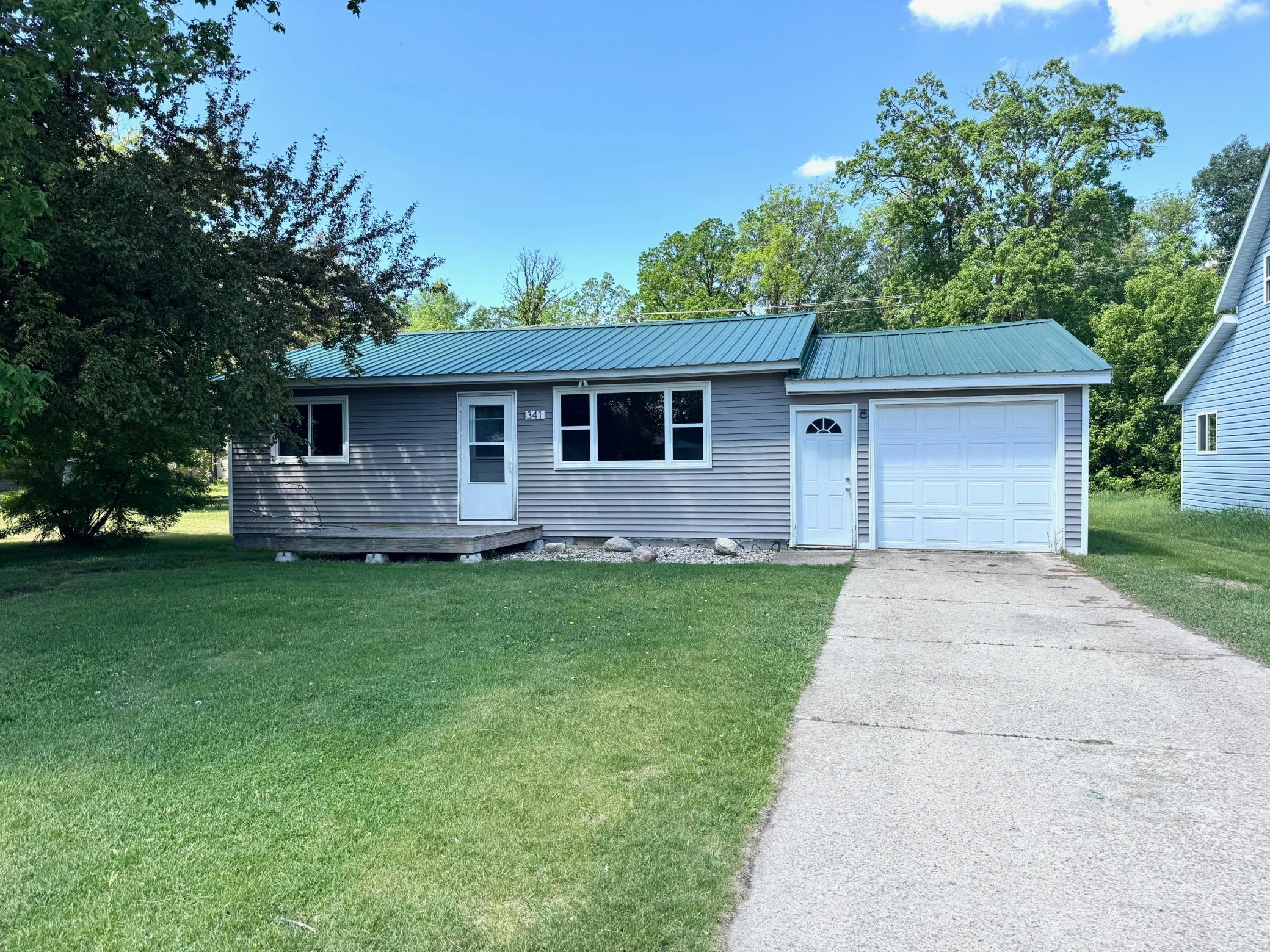 341 4th Street N, Greenbush, MN 56726